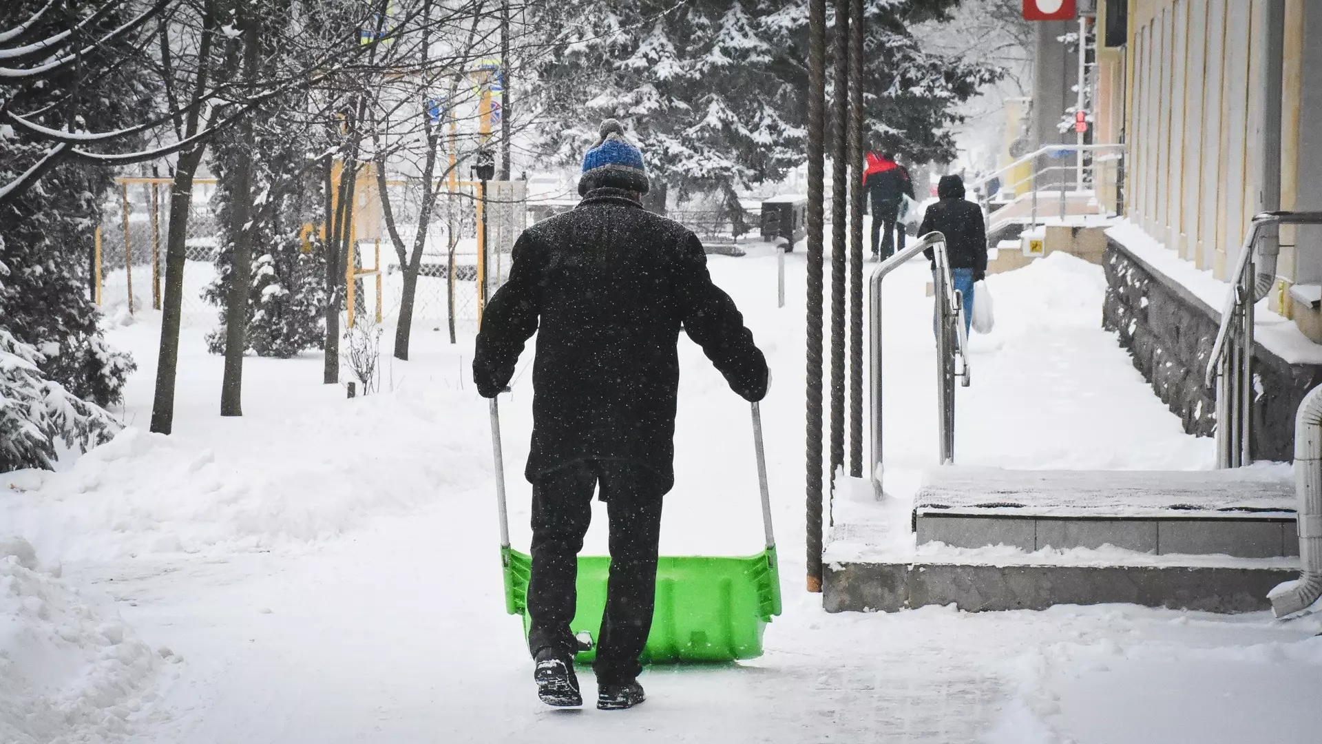 Мэр Ижевска проверил качество уборки снега в городе