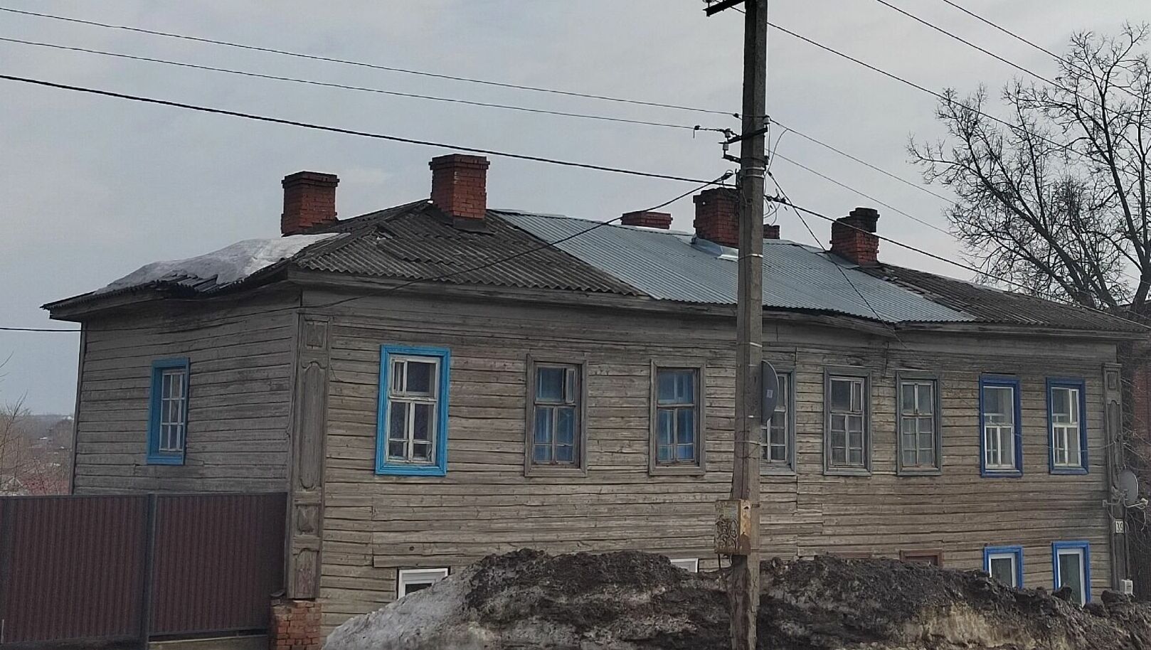 Жильцы 120-летнего дома в Сарапуле не согласны с актом проверки