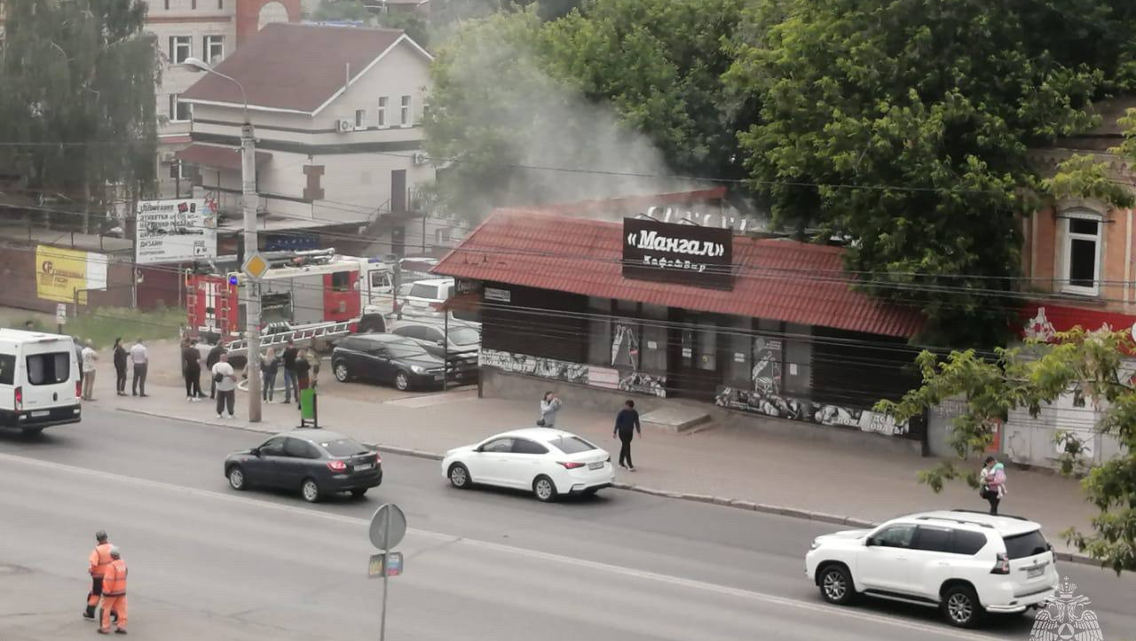 В Ижевске 6 июня загорелось кафе «Мангал»