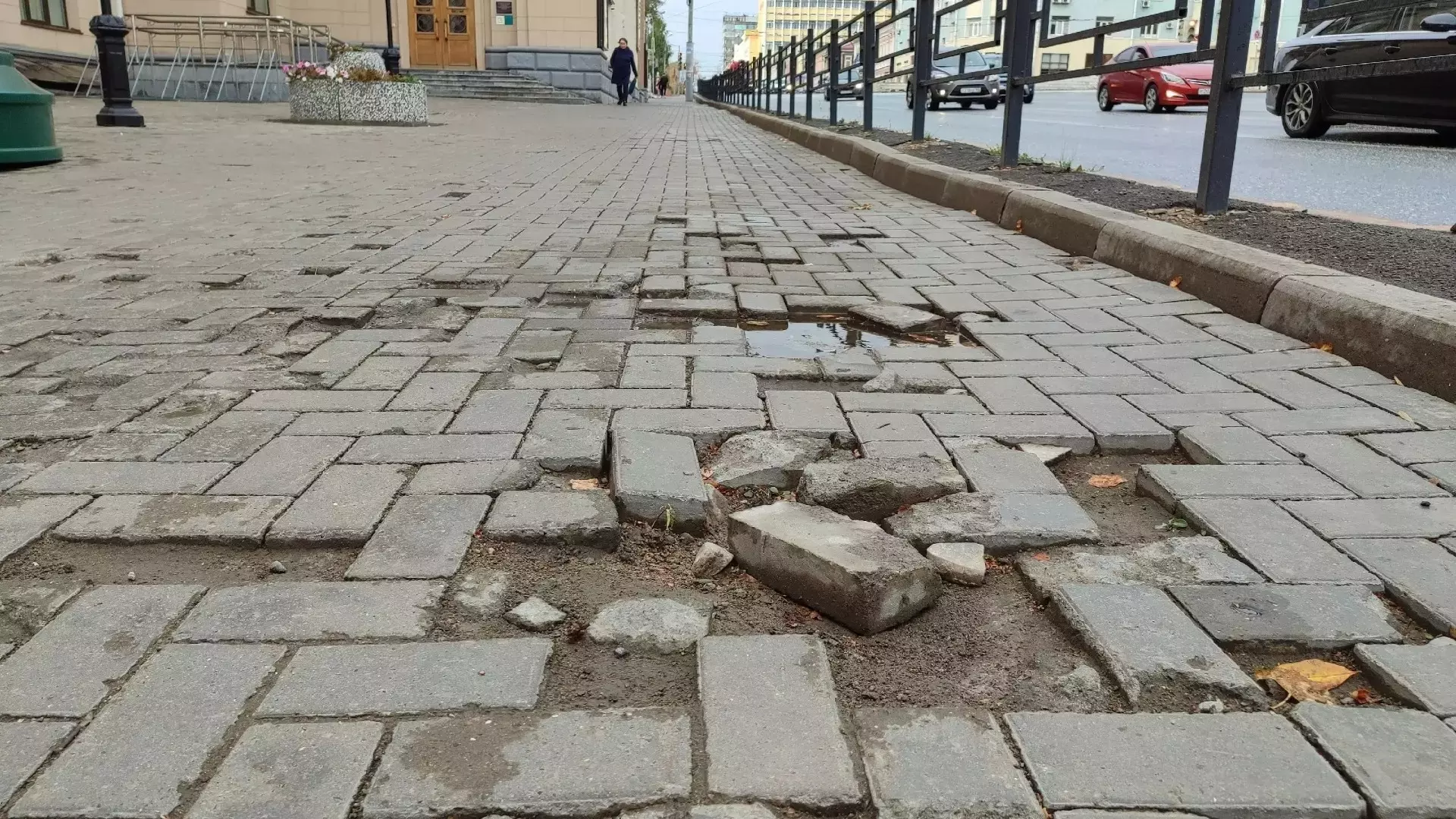 Что общего между мэром Ижевска и губкой, мерзнущие дети и разбитые тротуары столицы