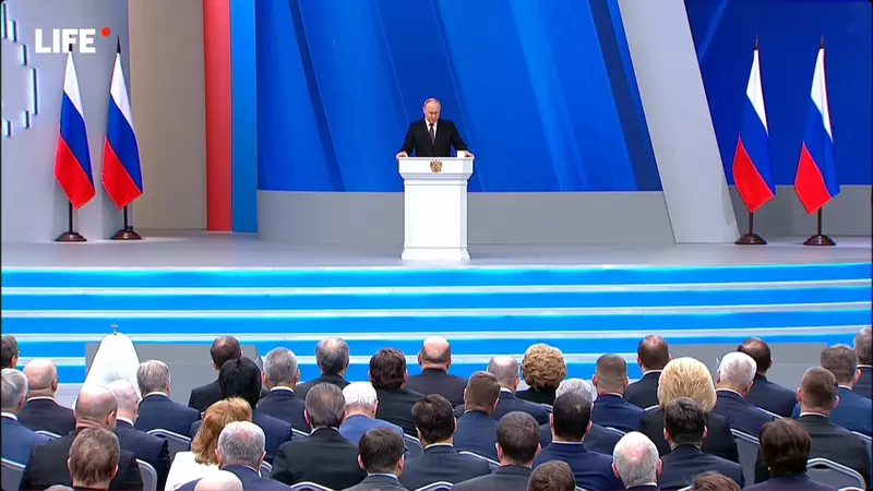 Путин пообещал списать две трети госдолга Удмуртии