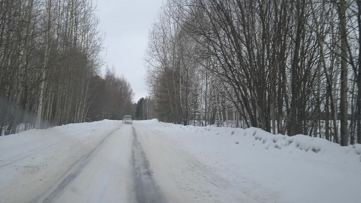 Жители Воткинского района просят очистить от снега трассы