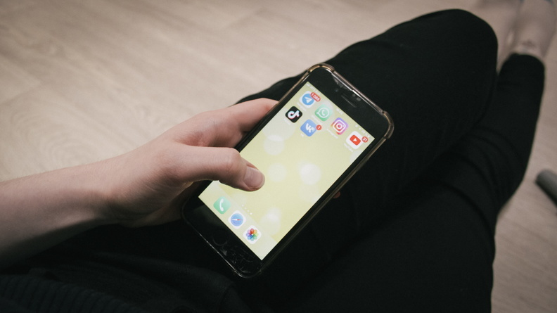 Ученикам Удмуртии могут запретить пользоваться смартфонами в школе