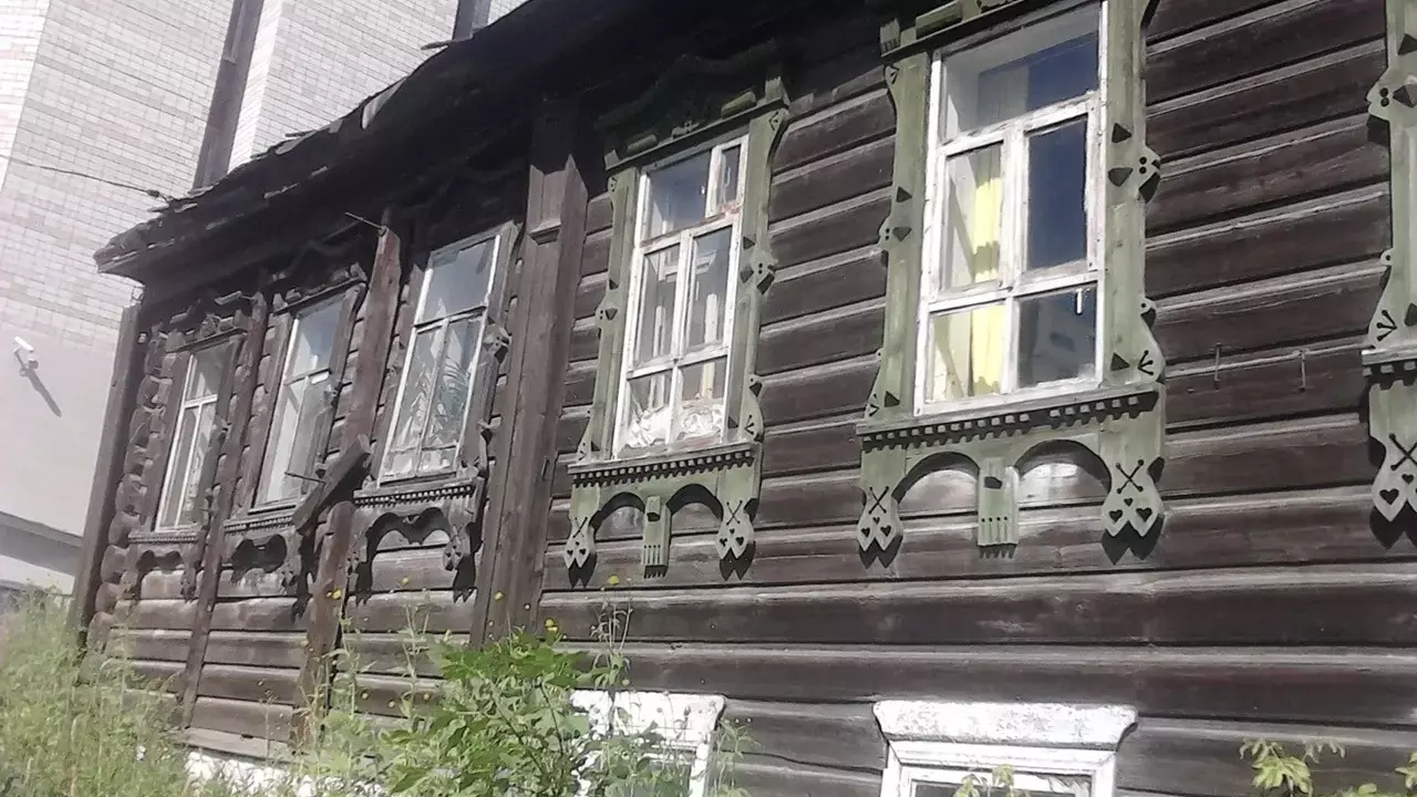 Старинный деревянный «Дом с якорями» снесли в центре Ижевска
