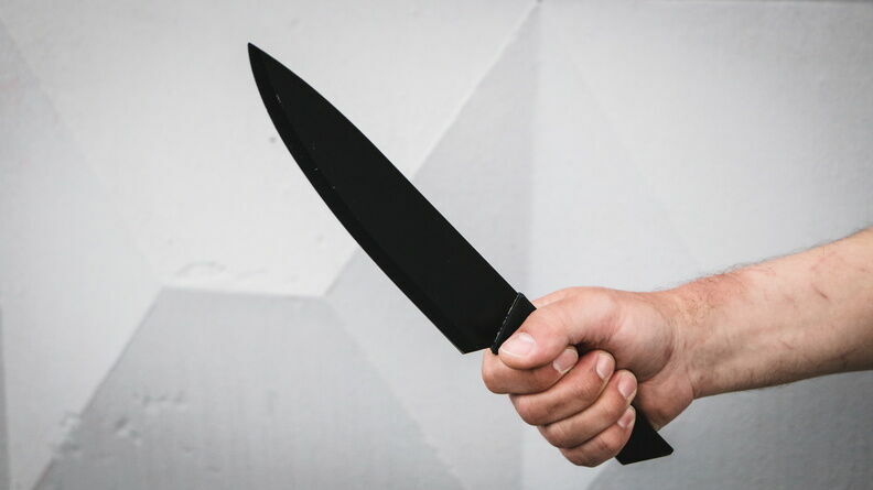 Безработный с ножом напал на девушку ночью в Ижевске