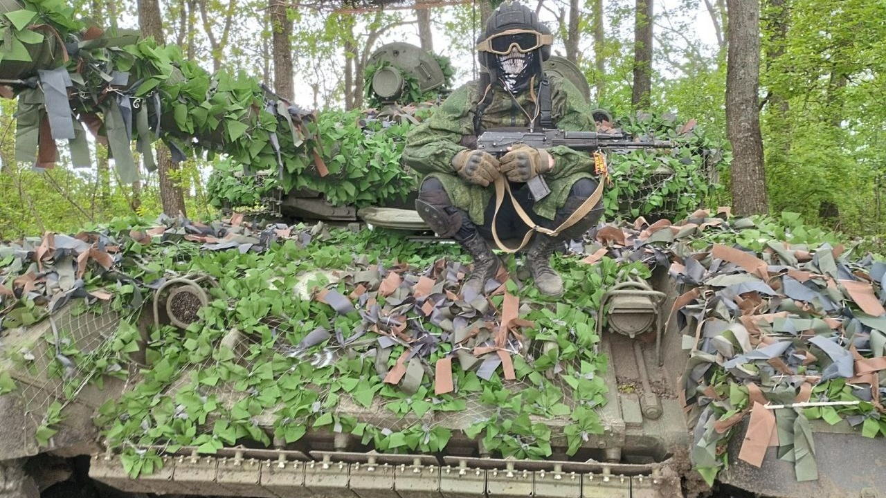 Бойцу СВО из Удмуртии нужна помощь в маскировке танка