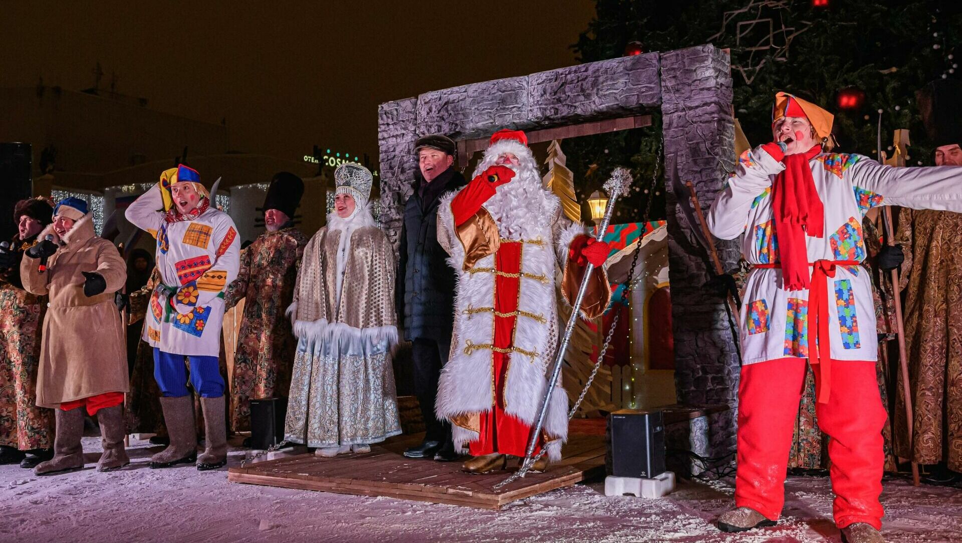 В Ижевске открыли главную ёлку на Центральной площади