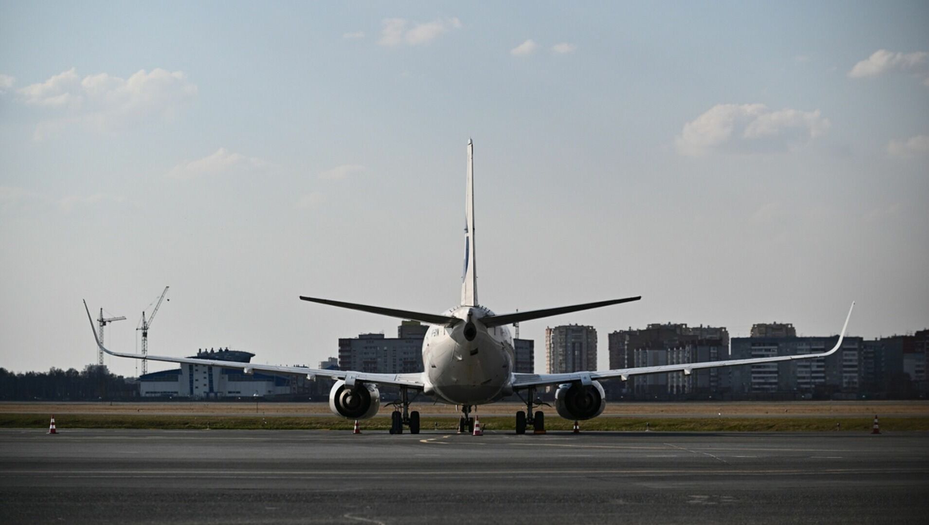 Вылетевший в Ижевск самолет «Ижавиа» экстренно сел в аэропорту Санкт-Петербурга