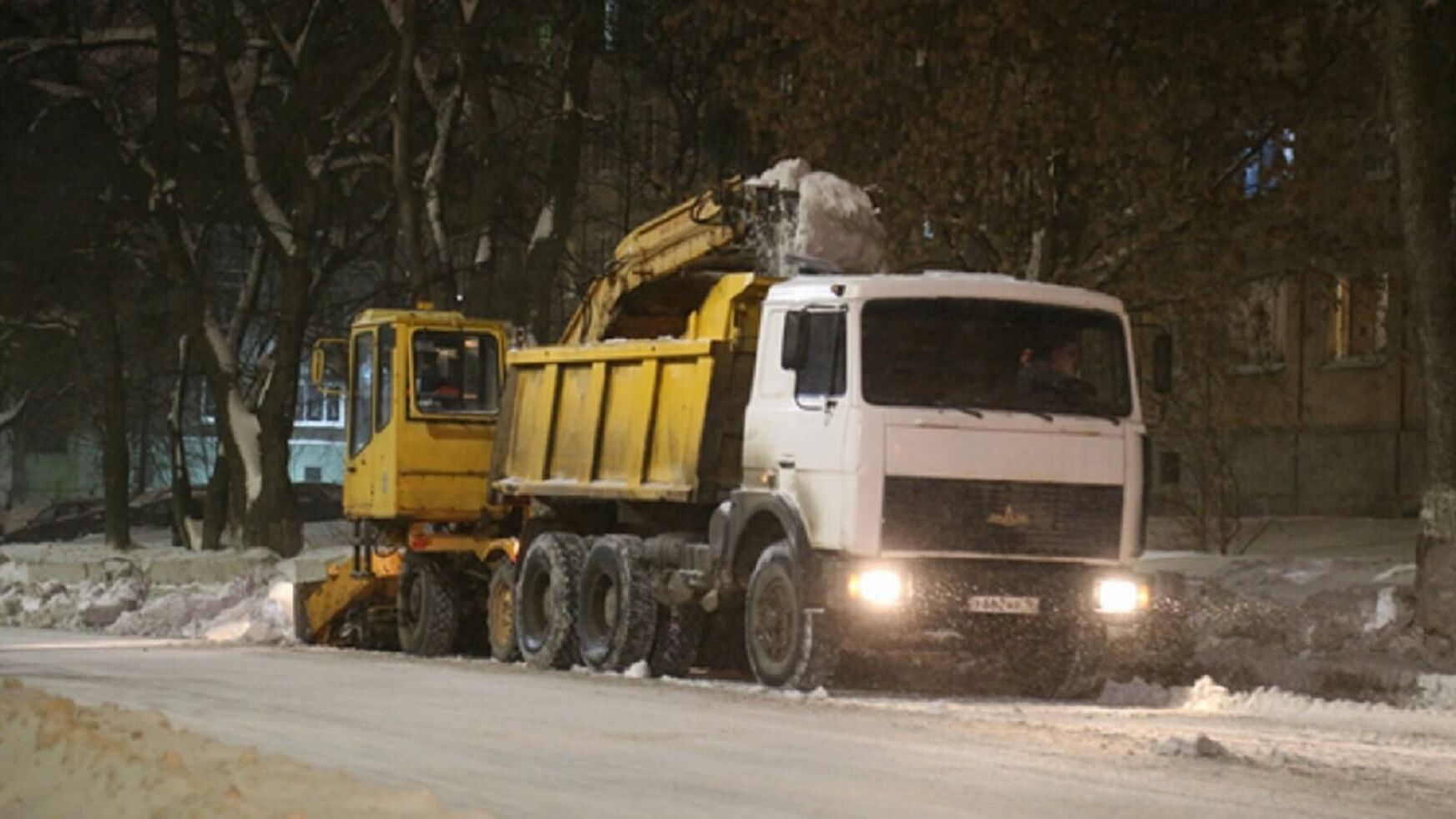 С улиц Ижевска за минувшую ночь вывезли 9,5 тысяч кубометров снега