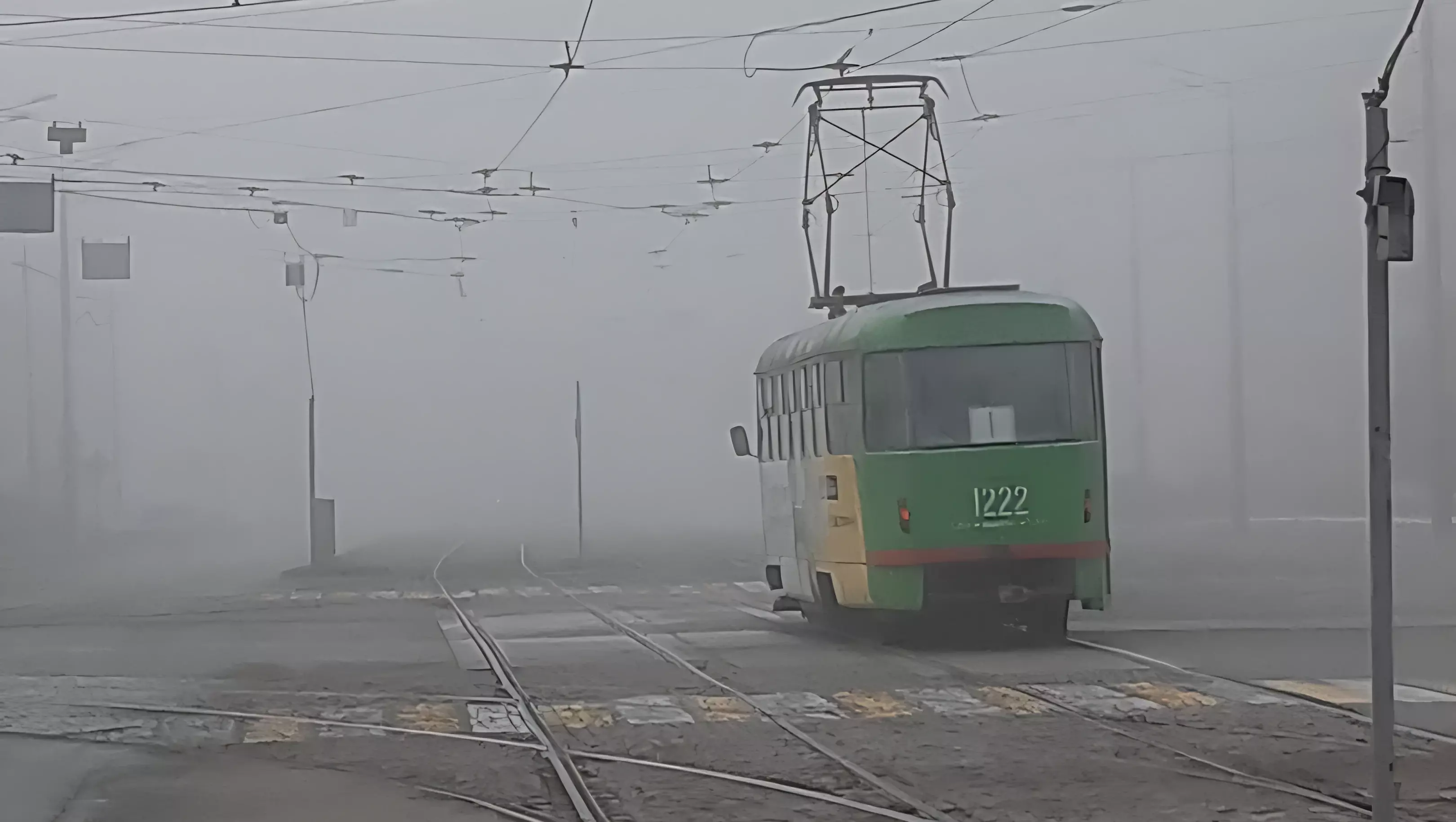 В Ижевске на улице Тимирязева встали трамваи