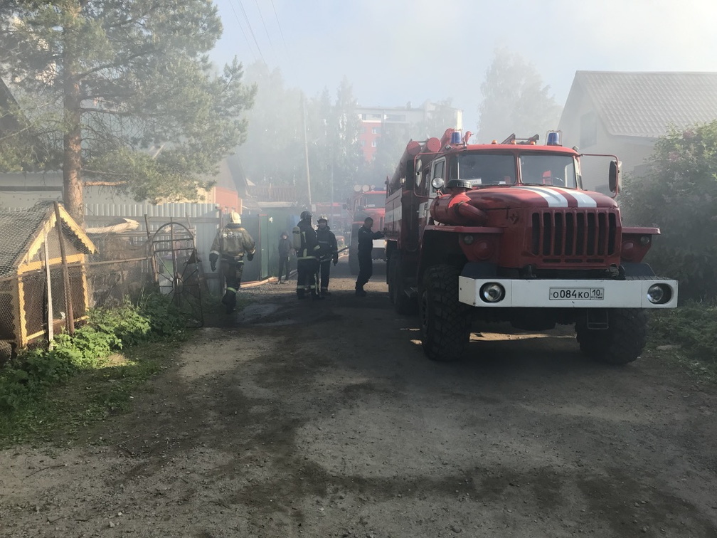 При пожаре в Ижевске погибли два человека, один получил ожоги