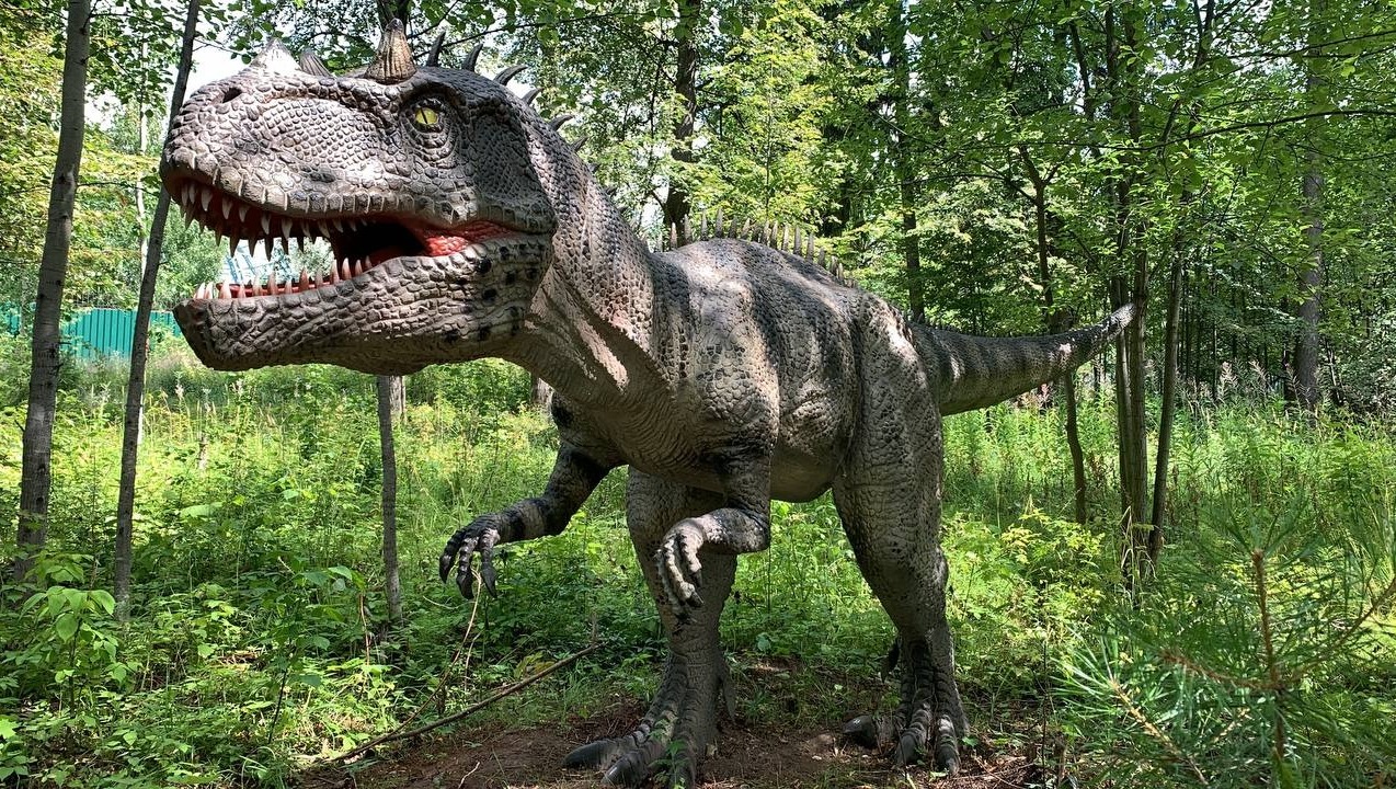 Диплодоки, птеродактили и тираннозавры поселились в Ижевске