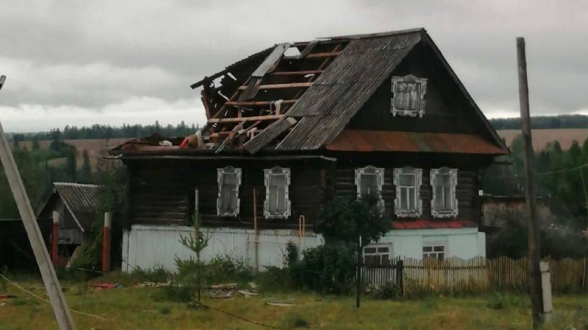 Жителям Завьяловского района компенсируют ущерб от урагана