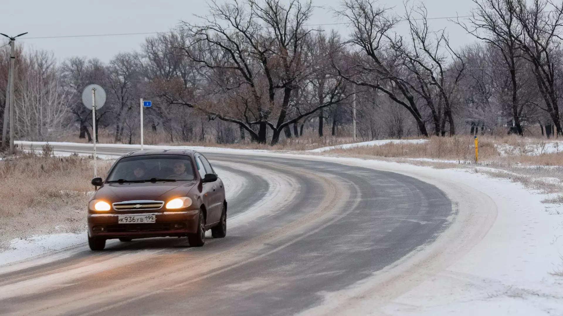 Движение большегрузов запретили на двух трассах в Удмуртии из-за снегопада