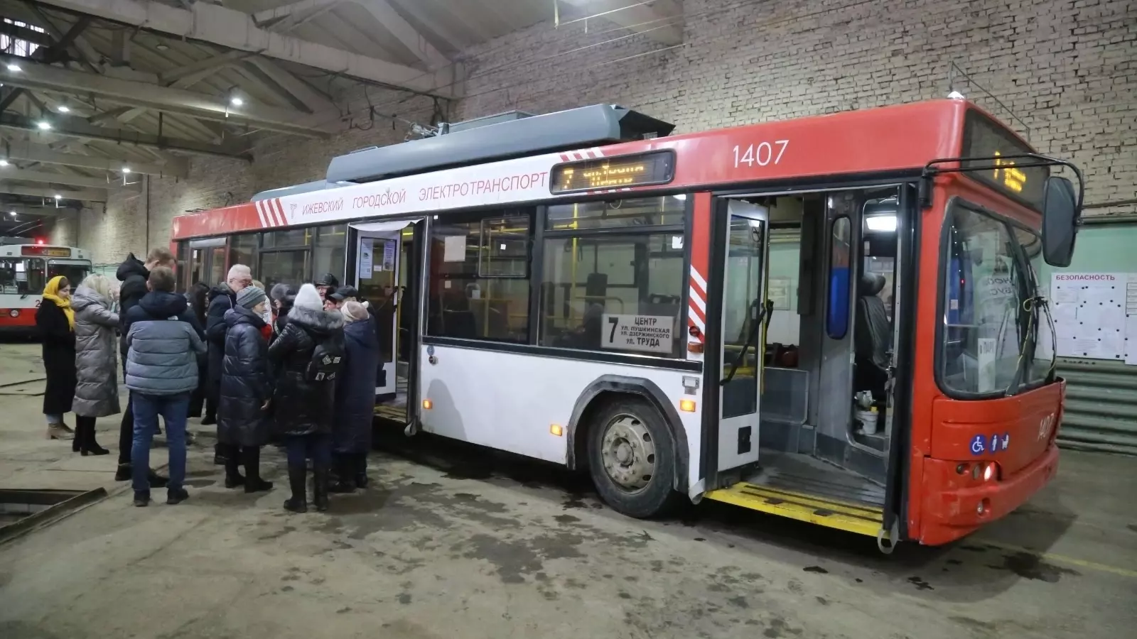 19 низкопольных троллейбусов начнут ходить по дорогам Ижевска в 2024 году