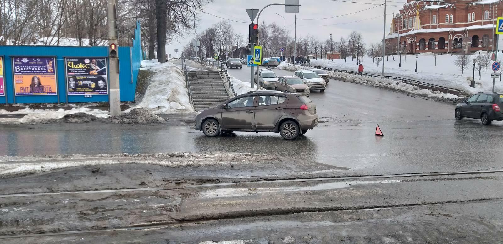 Водитель иномарки сбил 65-летнюю пенсионерку в Ижевске