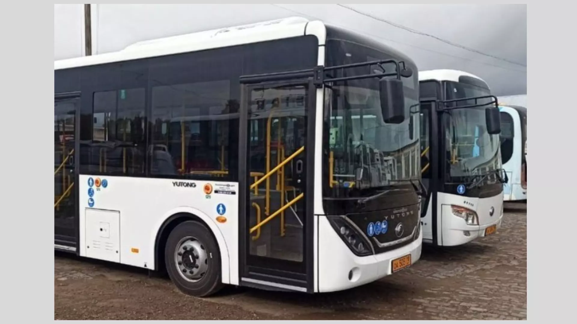 Два новых автобуса начали перевозить пассажиров в Воткинске