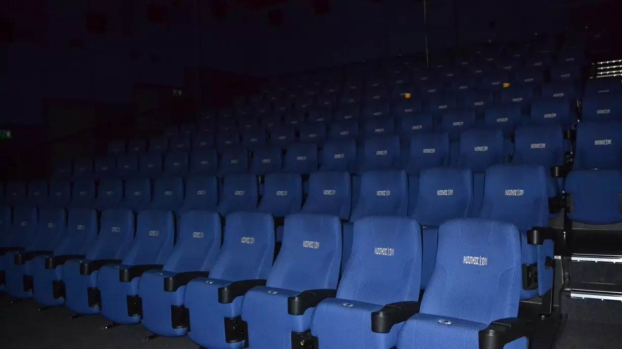 Не все кинотеатры Ижевска отменили кинопоказы в день национального траура