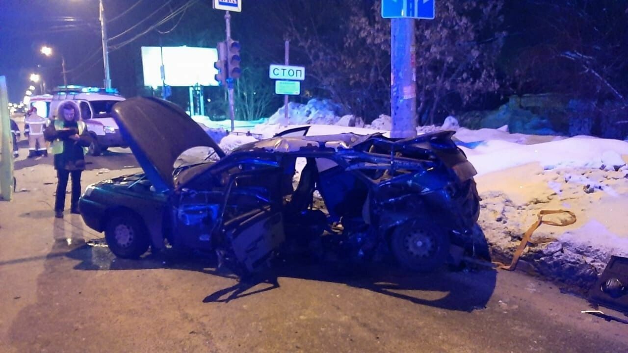 36-летняя женщина погибла в ночь на 8 марта в автокатастрофе в Ижевске