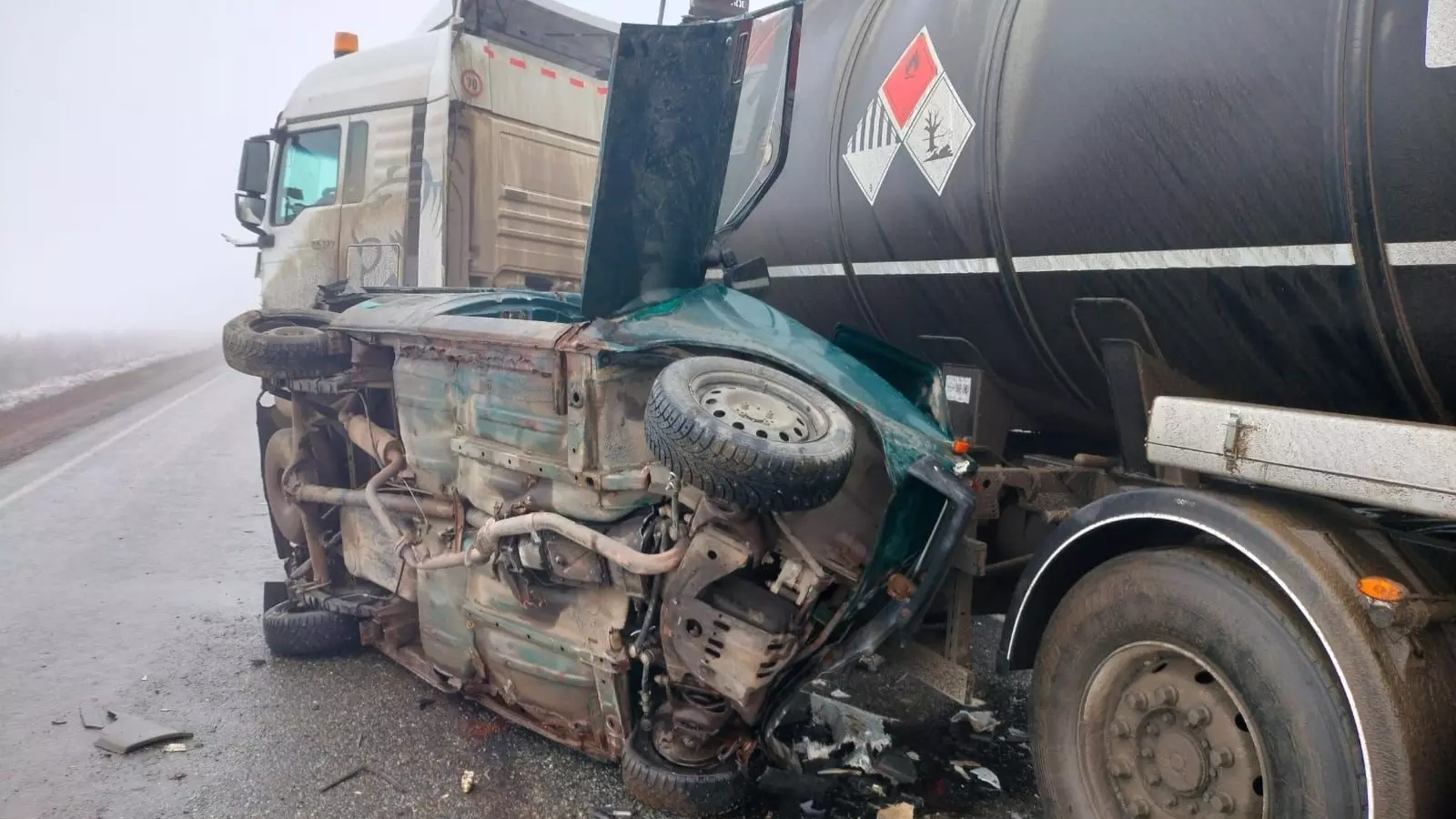 Двое мужчин пострадали в ДТП с фурой и грузовиком в Удмуртии