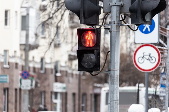 В Ижевске жители просят установить пешеходный светофор у школы №70