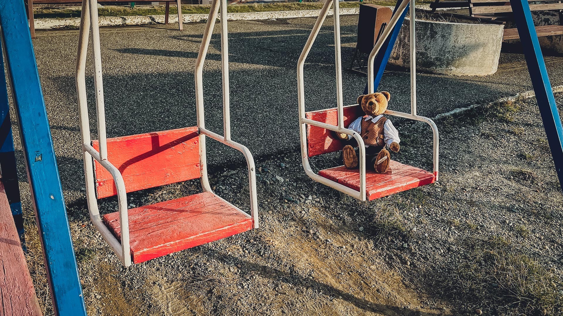 В Ижевске на детской площадке обнаружили опасное покрытие