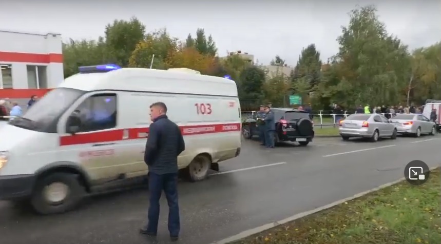 Раненых при стрельбе в школе №88 в Ижевске доставили в больницы