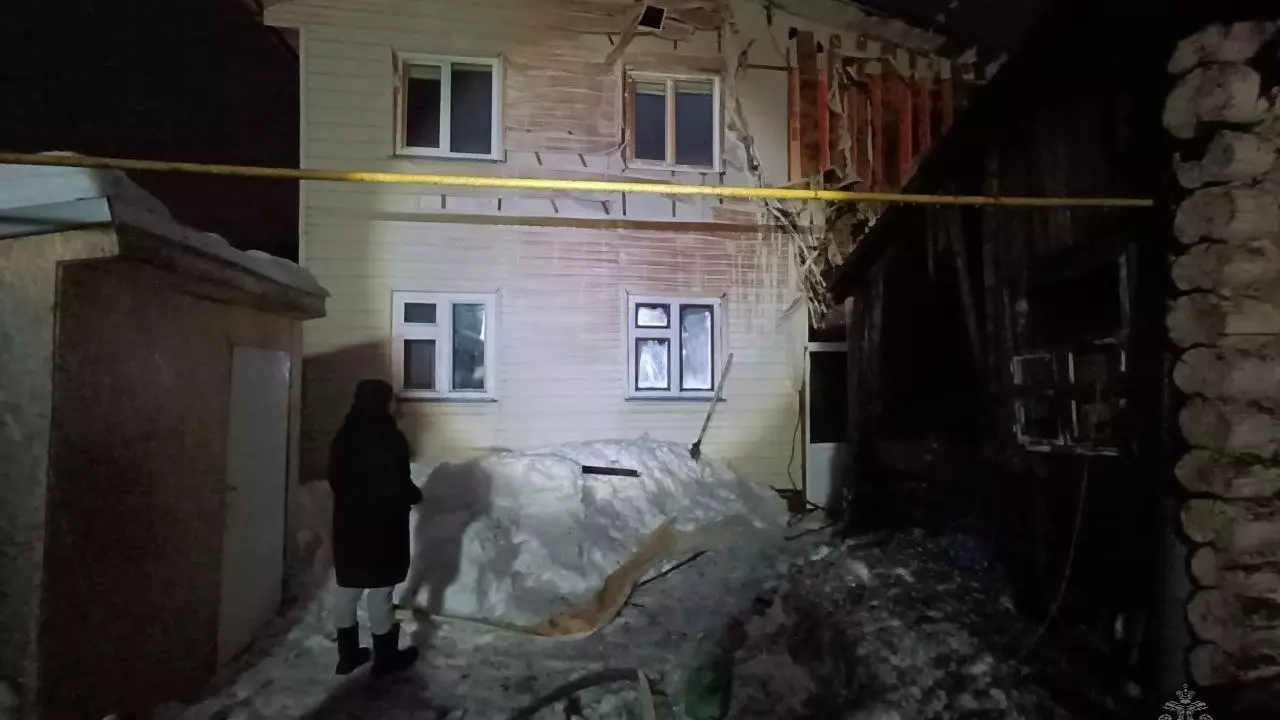 Стала известна причина большого пожара на улице 9 января в Ижевске