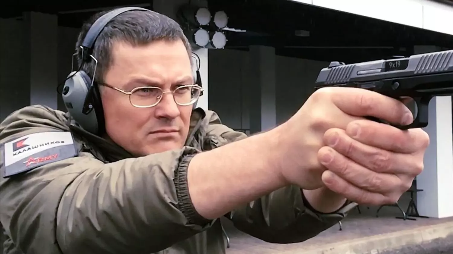 Дмитрий Лебедев: человек и пистолет.