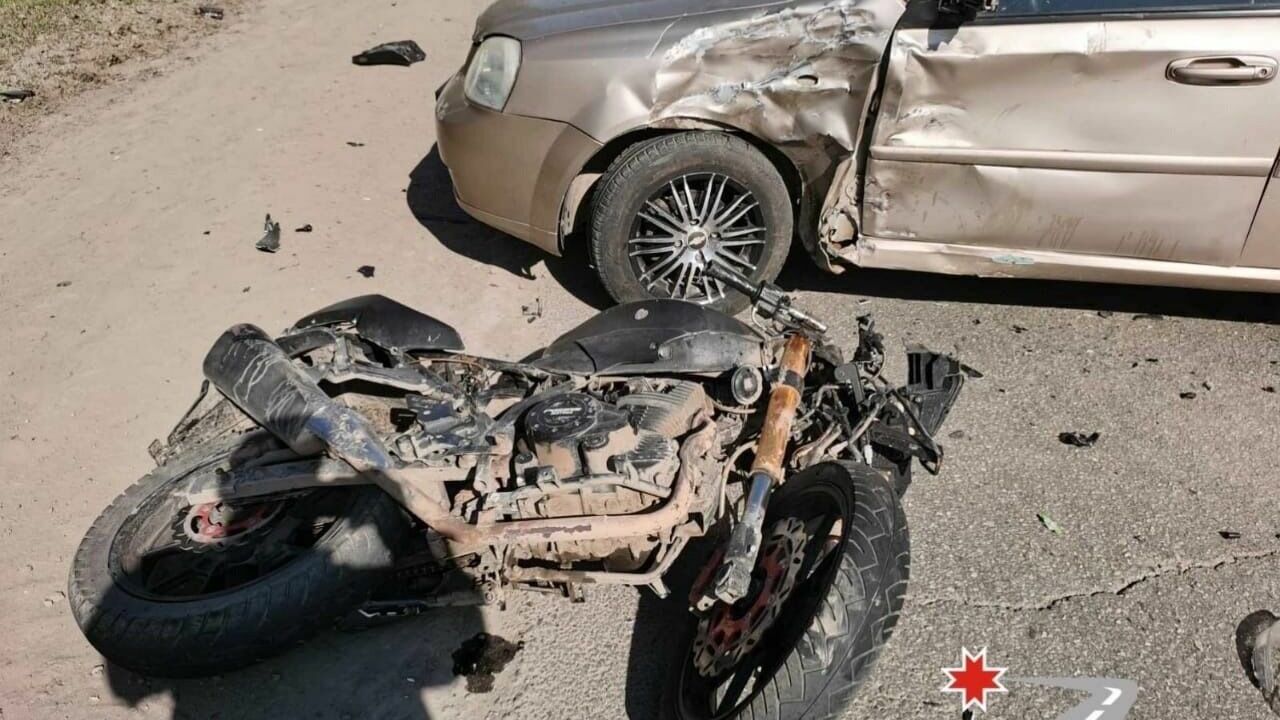 Пьяный мотоциклист пострадал в ДТП с иномаркой в Ижевске