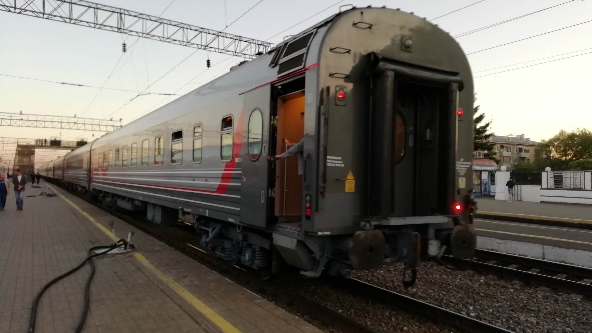 Пассажир напал с ножом на попутчиков в поезде Барнаул — Адлер