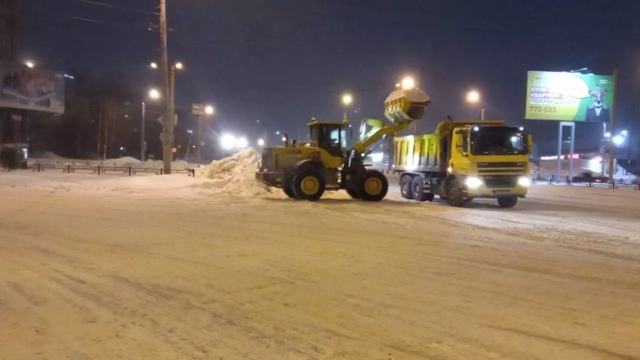 612 «КамАЗов» снега и 15 улиц без колеи: итоги ночной уборки в Ижевске