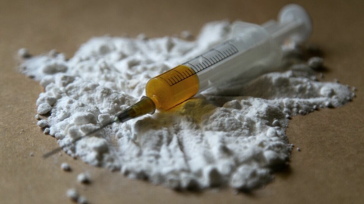 Жителя Балезино осудили за склонение подростков к употреблению наркотиков