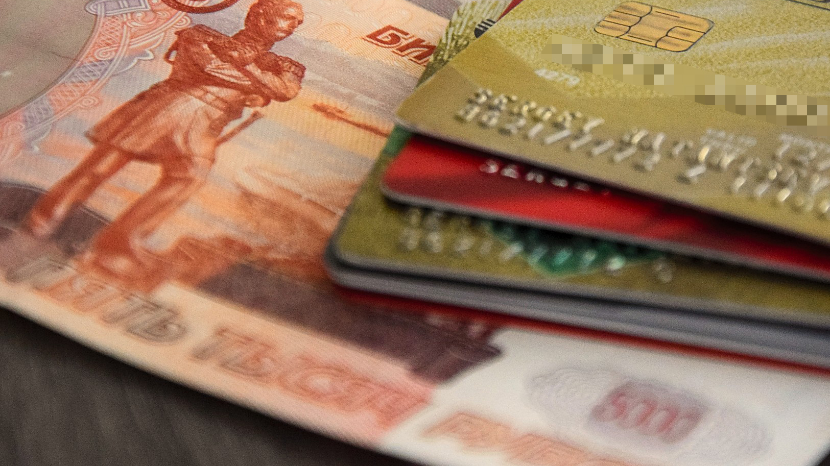 В выходные с банковских карт жителей Удмуртии украли 2 млн рублей