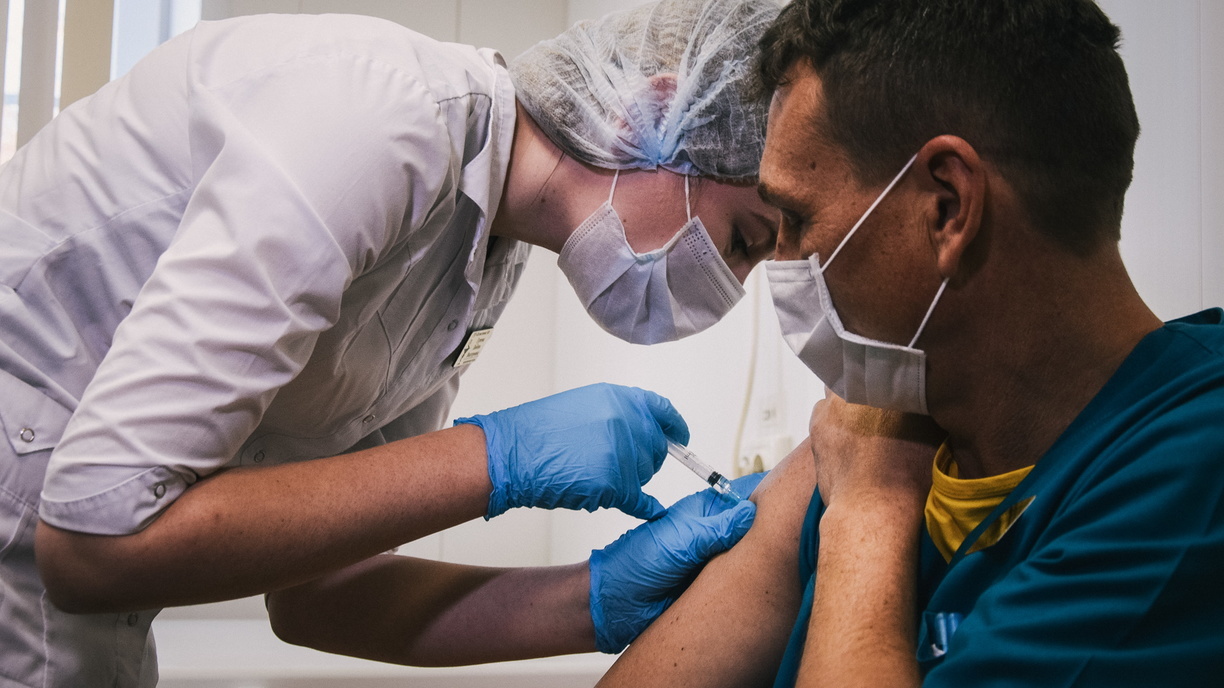 Выездная вакцинация от коронавируса пройдет в выходные в Сарапуле