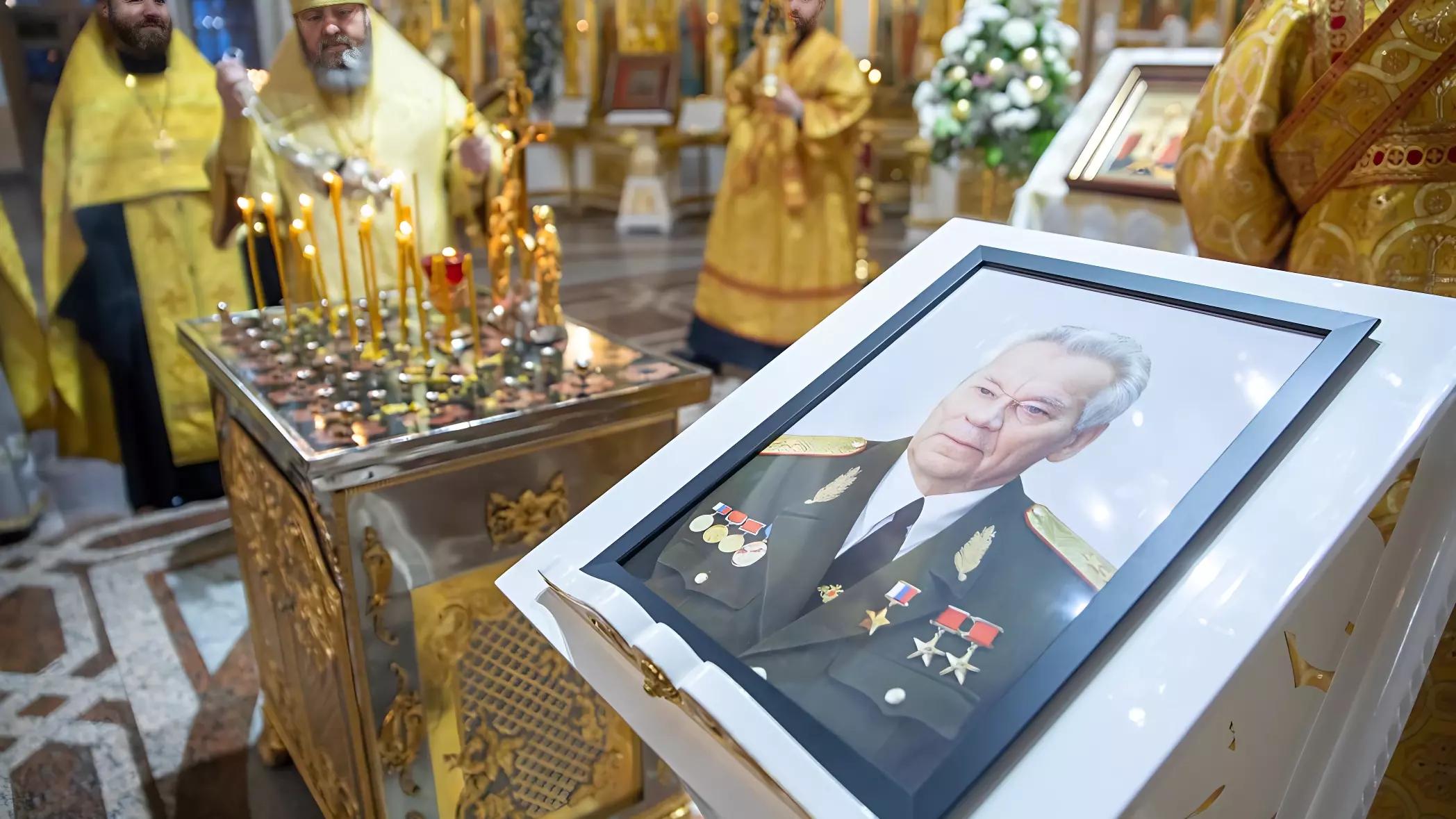 Вспоминая легенду: в Ижевске почтили память Михаила Калашникова