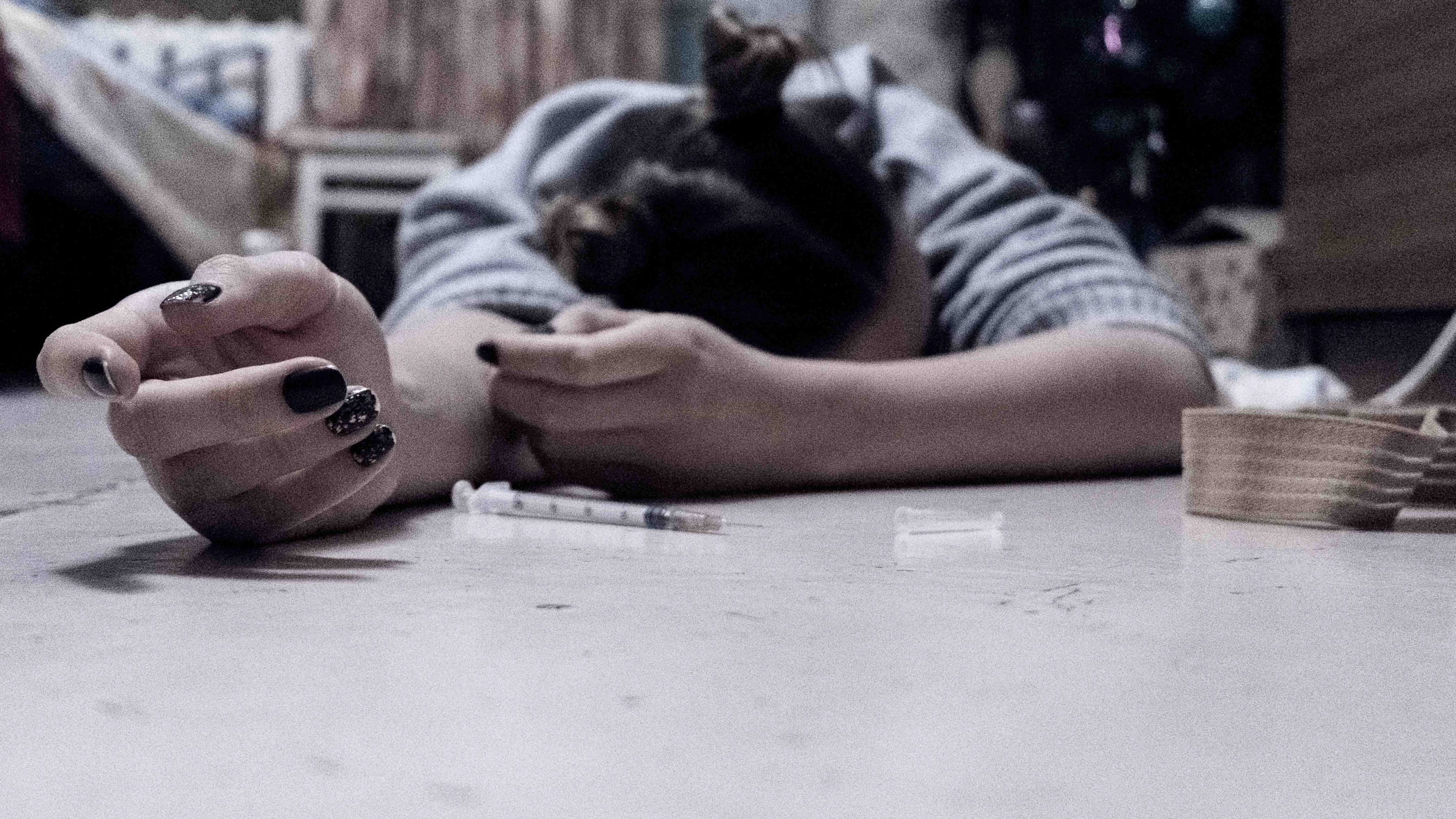 Житель Удмуртии склонял к потреблению наркотиков 15-летнюю школьницу