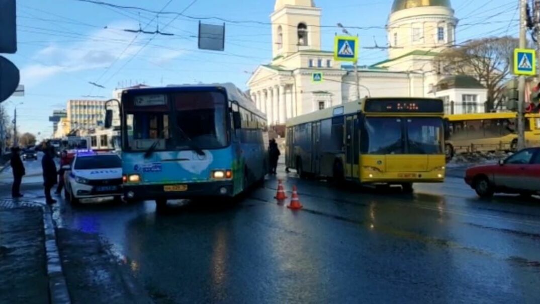 Автобус сбил женщину на перекрестке улиц Ленина и Горького в Ижевске