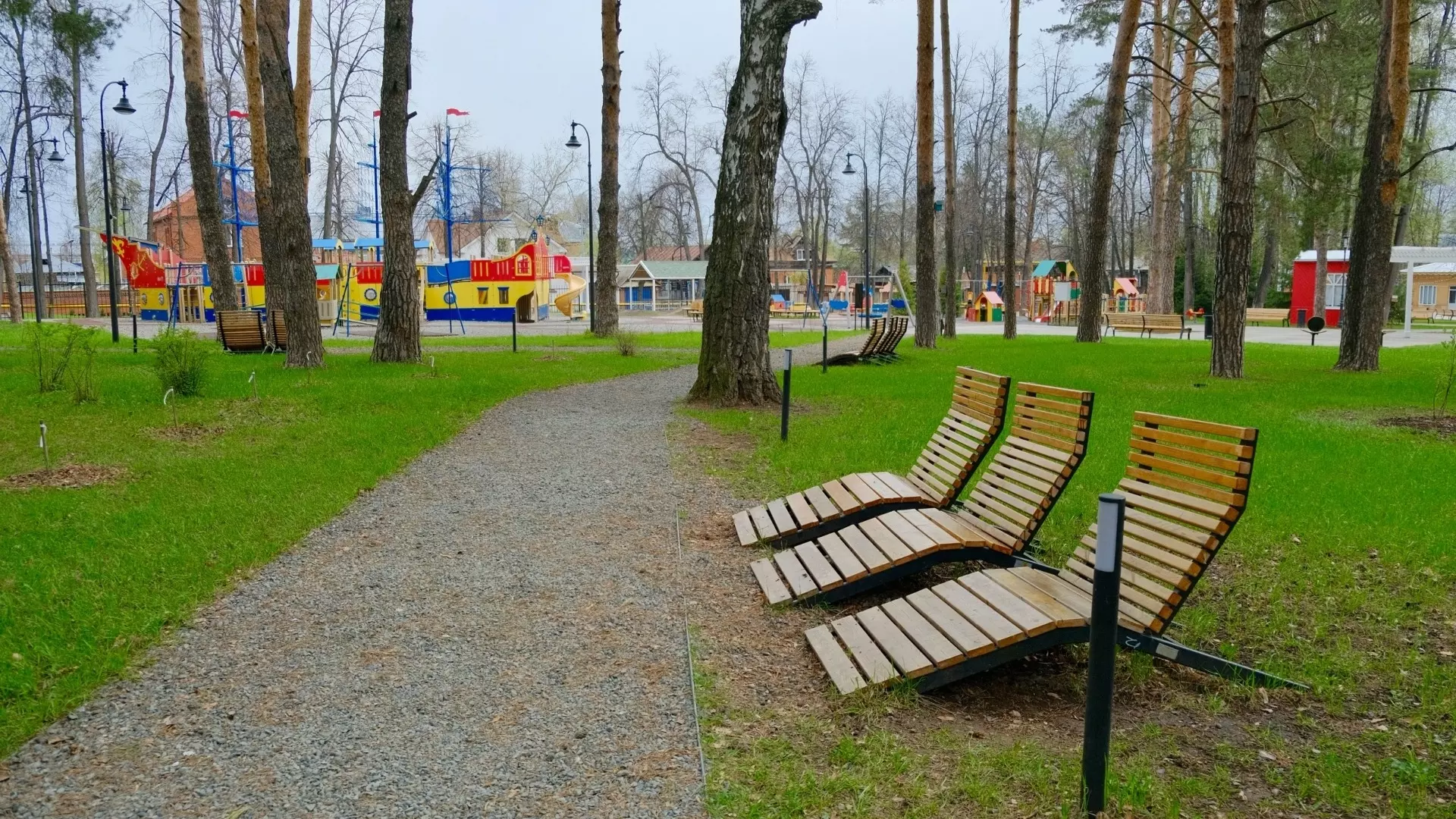 В детском парке Сарапула починили поломанный вандалами комплекс