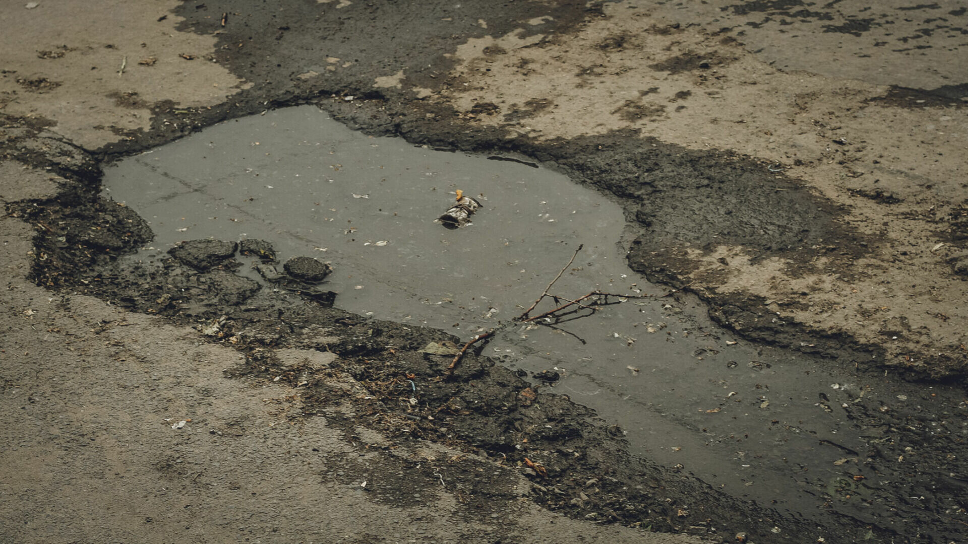 Власти Удмуртии назвали причины срыва ямочного ремонта дорог