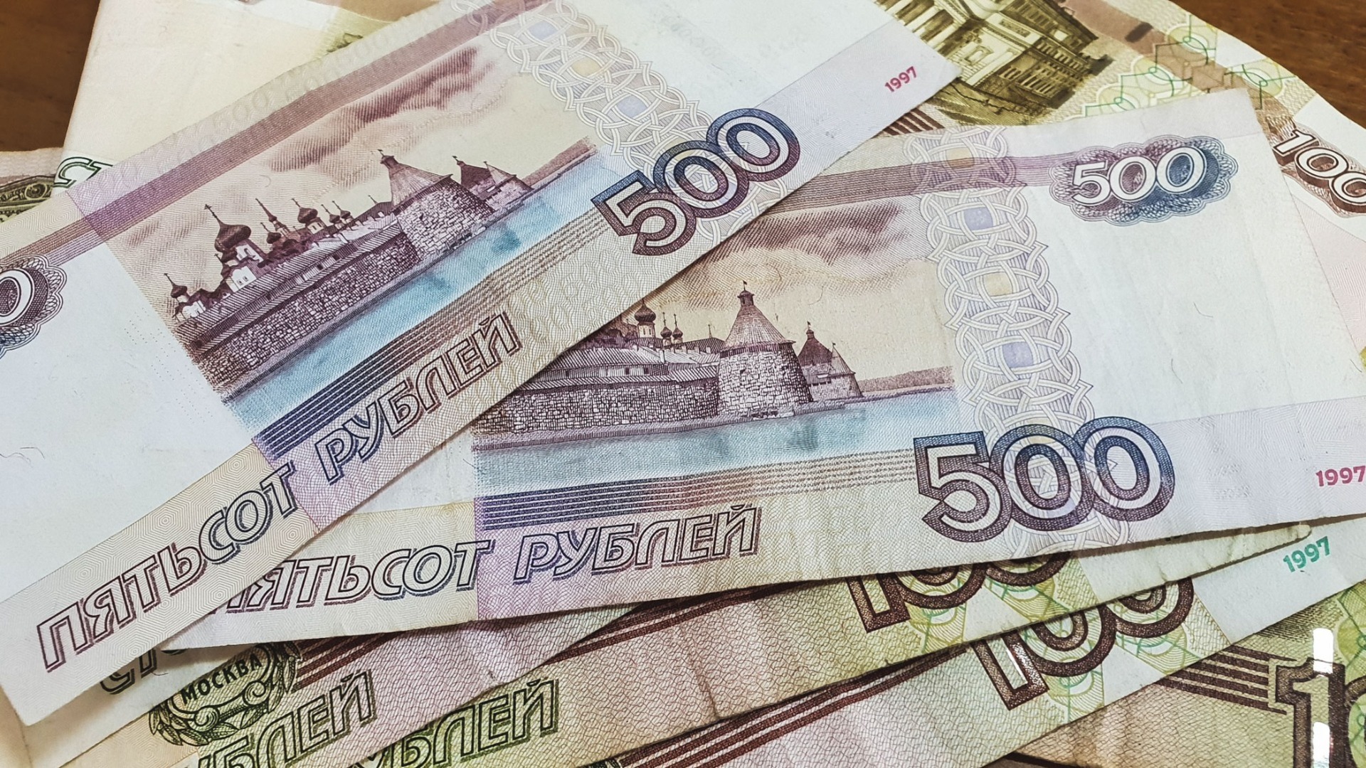 В Камбарке курьер похитил у пенсионерки более 100 тысяч рублей