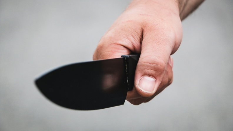 В Киясовском районе пенсионер ударил ножом своего сына