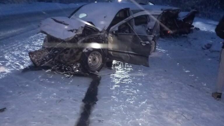 «Ауди» и «Лада» столкнулись на трассе в Удмуртии – оба водителя погибли