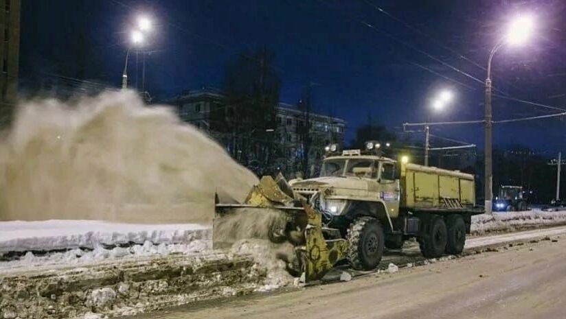 Власти Ижевска: В связи со снегопадом ночью усилим наряд дорожной техники