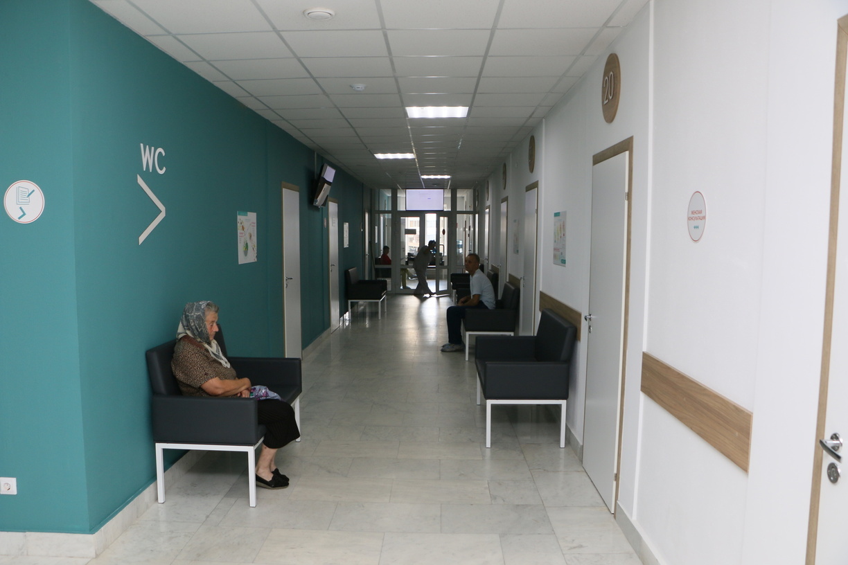 В поликлинике ГКБ №4 Ижевска врач отказался принять пациента с острой болью