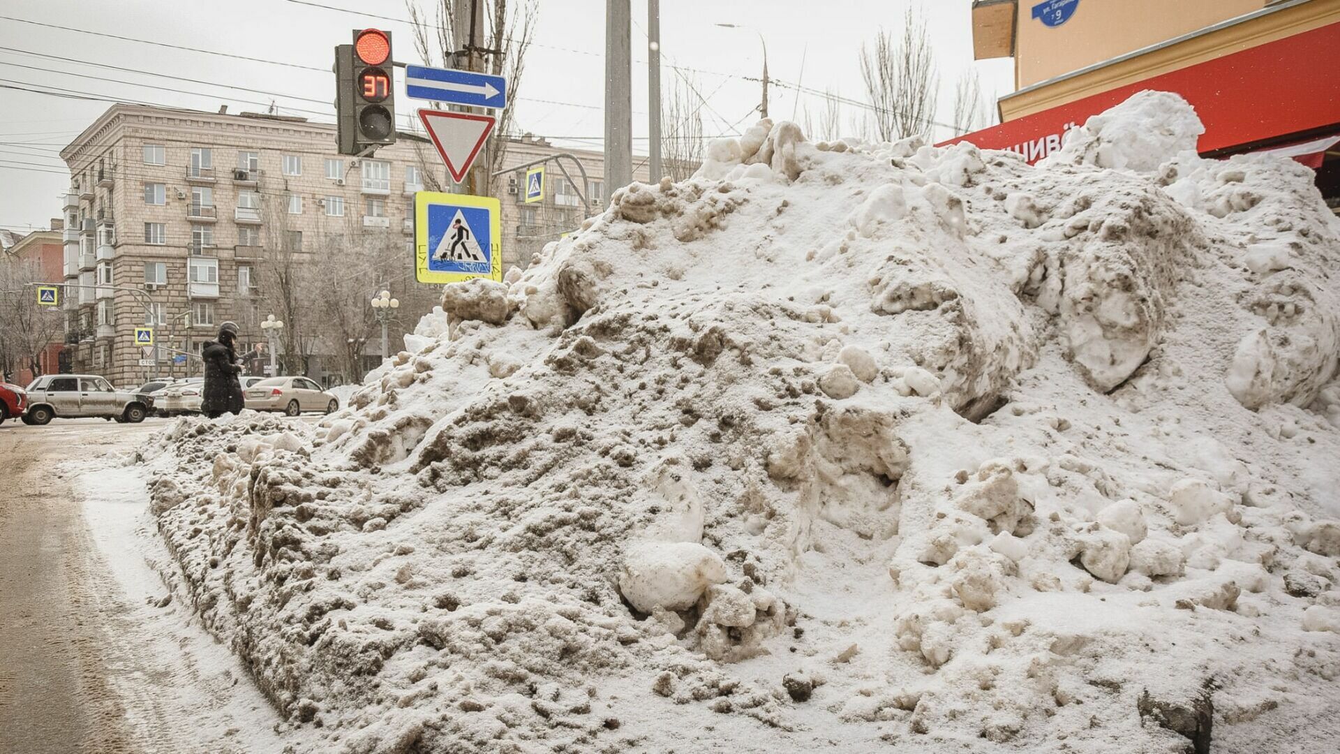 В ночь с 23 на 24 января вывезут снег с нескольких улиц Ижевска