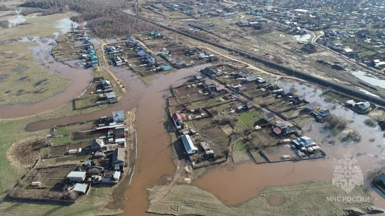 МЧС о подтоплении в поселке Игра Удмуртии: пострадавших нет, эвакуация не требуется
