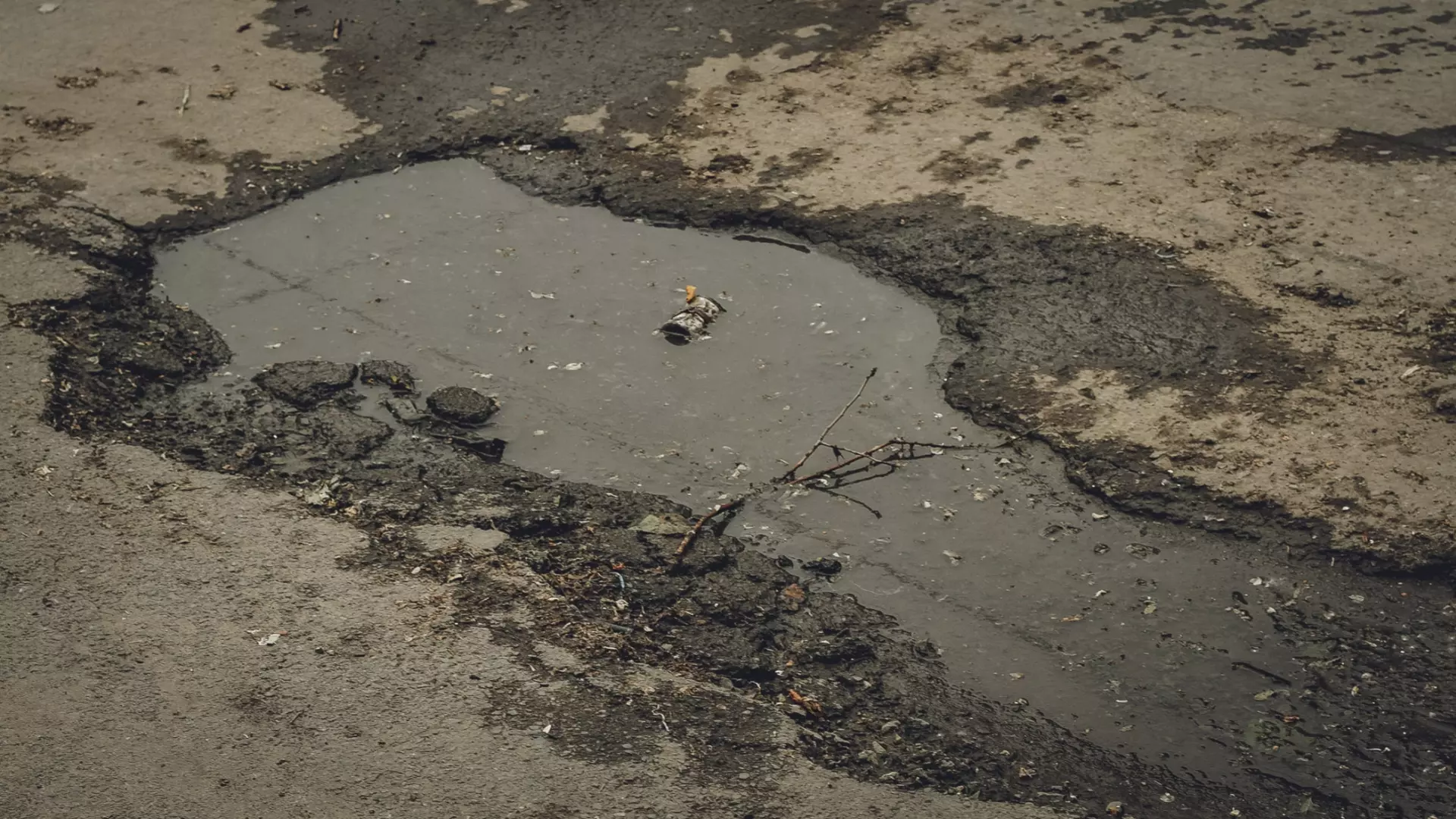 В Удмуртии заключили контракты на ремонт дорог в 2024 году
