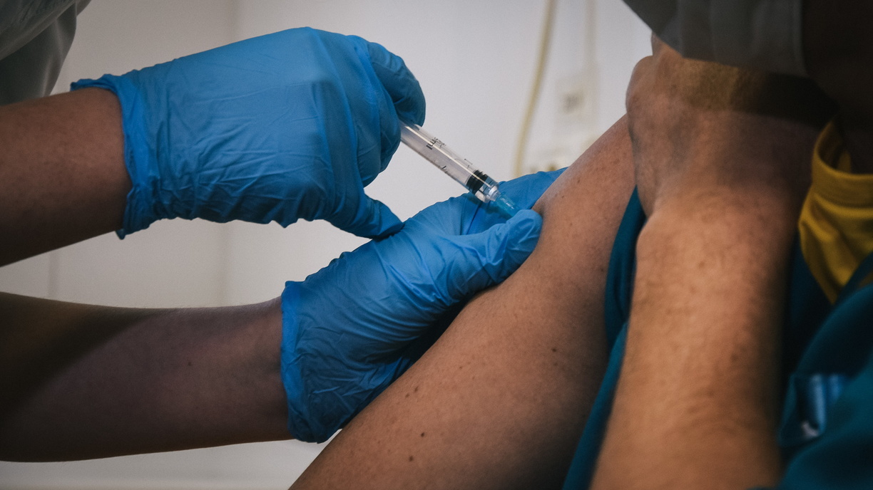 ОПРОС: нужно ли вводить обязательную вакцинацию от коронавируса в Удмуртии?