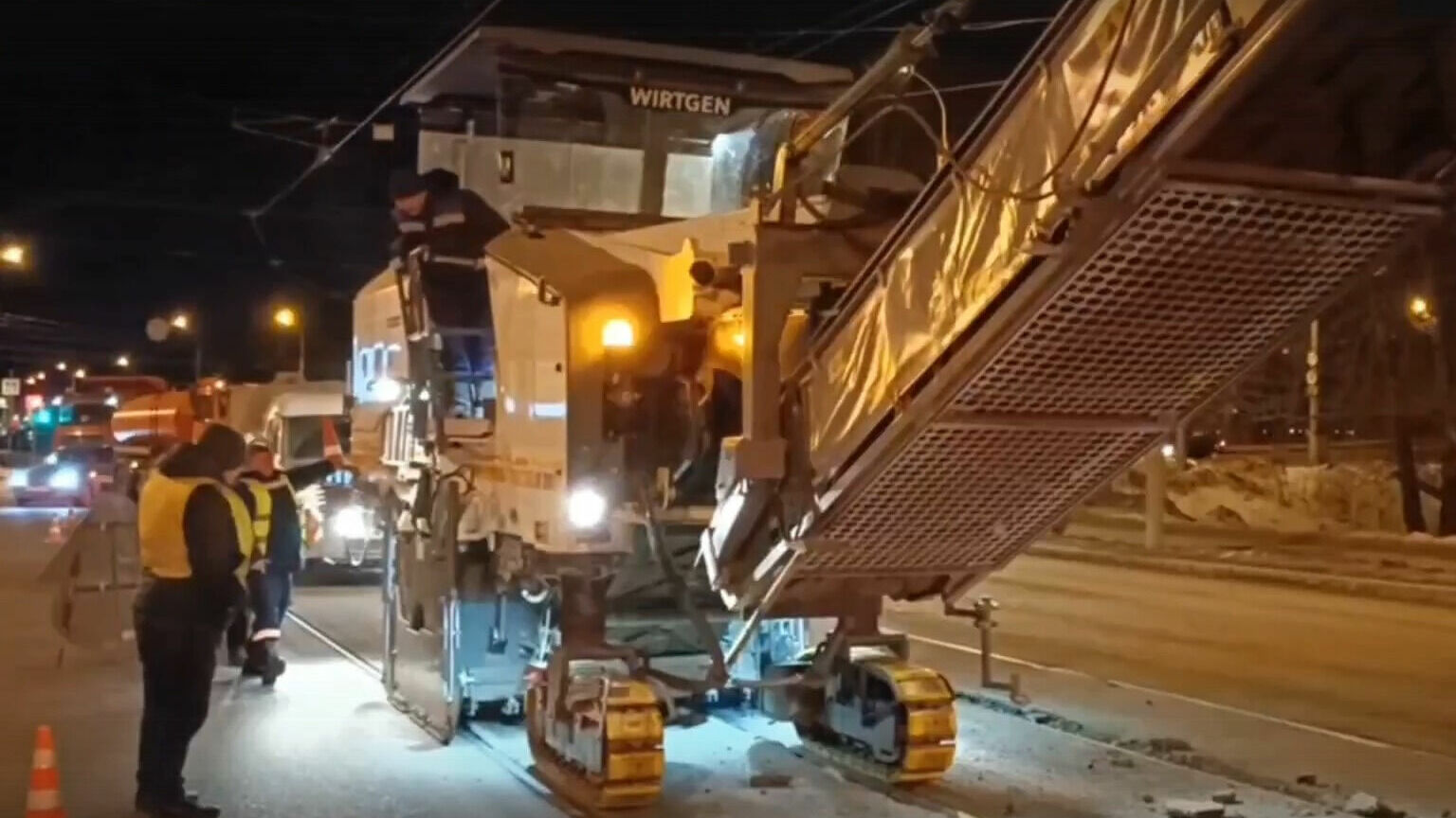 Вспучивание асфальта на трамвайных путях на улице Гагарина в Ижевске ликвидировали
